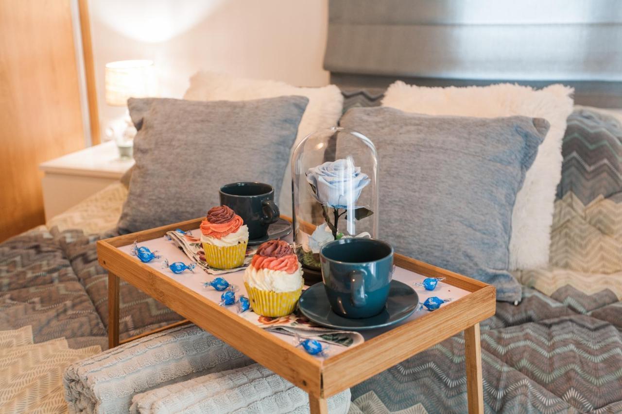 Luxury Seaside Apartment Next To Starbucks Opossite The Beach Park Of Flisvos Αθήνα Εξωτερικό φωτογραφία