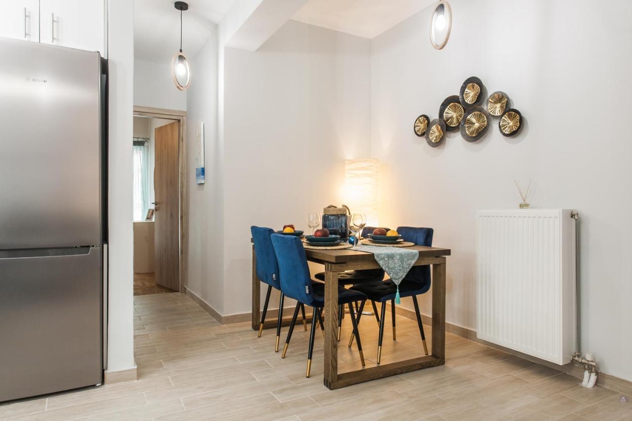 Luxury Seaside Apartment Next To Starbucks Opossite The Beach Park Of Flisvos Αθήνα Εξωτερικό φωτογραφία